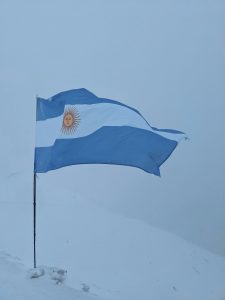 Los Pueblos Originarios de Argentina en el contexto de la actual revolución libertaria